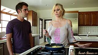 Memek Cantik Ibu Tiri Dibor Dalam Keras di Adegan Terlarang