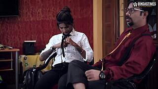 अरे, देखना चाहते हो कि मैं अपने बॉडी से बायर को इम्प्रेस करती हूं ह्यूज कमशॉट्स के लिए मेरी टिट्स पर?