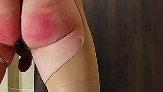 i tried spanking my ass for subscribers... oops it got too hot during the challenge!!