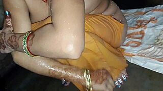 hot bhabhi's tempting curves make things stir just looking