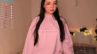 cute petite liza w0wgirls live webcam chat 2022 december 25