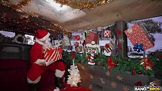 Ashley Alexander's Clit Quivers from Magic Wand Before Devouring Santa's Monster Cock