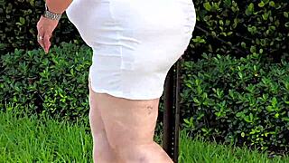 big ass milf flashes bare pussy in office minidress upskirt!