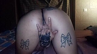 gostosa wife kisses and licks husband ass