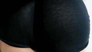 Doña Mary looks hot in her mini shorts