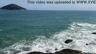 sexo em grupo na praia de nudismo no rio de janeiro