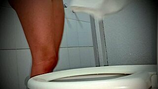 enfermera miranda pees during house visit in argentina