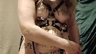 esclave does self bondage session with toys