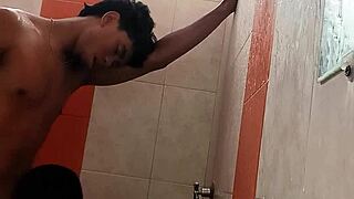 ninfeta safada junto com sua madrasta e sua tia fodem com negao dotado