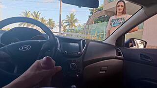 Mostrei meu pau pra gostosa na rua em publico arriscado