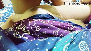 Desi Pakistani Husband Wife Roleplay Jija Sali Ko Lun K Choopay Lagwa Raha Hai