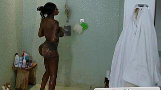 Gorgeous Ebony Milf Goddess Fucked By Young Delivery Guy