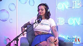Steffcrime stretches her ass with huge dildo on machine