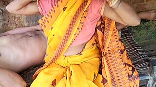 Desi bhabhi gets big boobs fucked