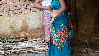 Desi bhabhi gets big boobs fucked