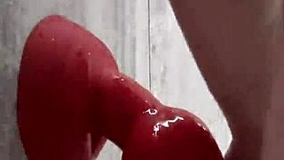 Je me defonce le cul avec mon dildo géant