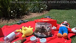 My xmas picnic with big-booty babe in tight leggings outdoors