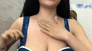 Lai chim khoe h�ng with big tits on display! 😍