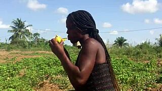 Crazy bitch twerks huge ass outdoors