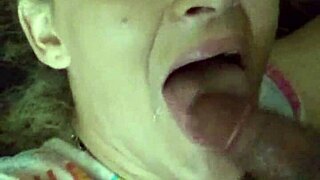 Blonde babe gets a slutty facial blowjob 😏