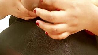 Mumbai Indian Girl's Busty Figure