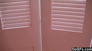 dagfs tells the story of fucking his blonde babe in the bathroom with blowjob and cumshot