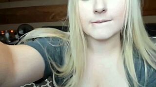 big ass teen fucking huge dildo on webcam 😍