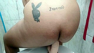 BRINQUEI GOSTOSO COM O PAUZÃO DE BORRACHA DA MINHA AMIGA, SE ELA SABER ME SIGAM NO INSTA KASAL PRADO OFICIAL