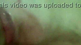 Boquete molhado da esposa com porra no peitinho ao final