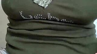 Watch this beautiful girl dancing live on Bigo. Is she captivating you?