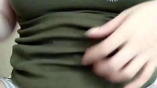 Watch this beautiful girl dancing live on Bigo. Is she captivating you?