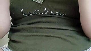 Watch this beautiful girl dancing live on Bigo. Is she captivating you?