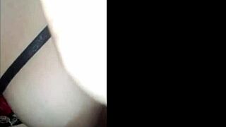 Latina shakes her ass seductively