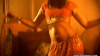 Mysterious indian brunette babe in solo scene