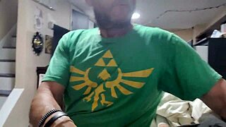 Discovering Fresh Connections On Grindr App