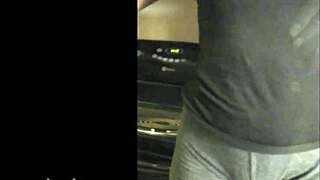 big booty black amateur shakes it hard