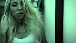 Tiny kinky teen takes extreme oral before pussy creampie