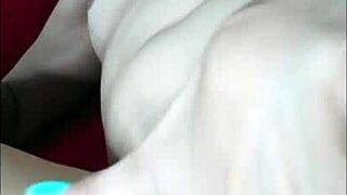 Silent so he doesnt know im turned on, latina milf masturbating her vagina 😏