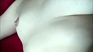 Silent so he doesnt know im turned on, latina milf masturbating her vagina 😏