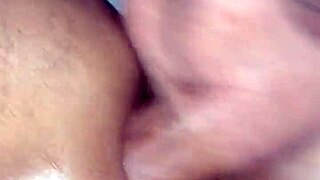 Feeling deep emotions while fudendo com o marido.