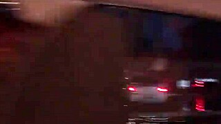 Aprontando em Público na Praia Grande! Quem Vai Me Dar o Cu?!