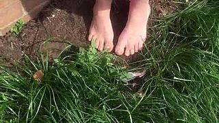 check out this dirty feet fetish image