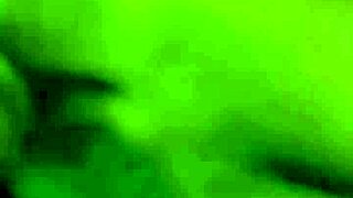 Latina babe plays with hard cock, misses it on trip 😘