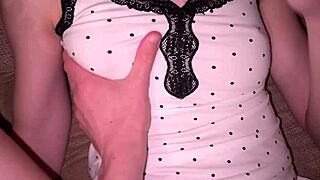 Bro's wife squirting after I fucked her tight pussy in the dorm 😍