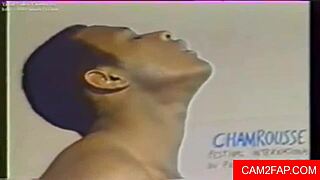 Teen webcam performer masturbates for amateur viewers