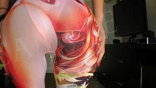 Susie Clove Spreading Her Sexy Ass and Holes for Amateurs