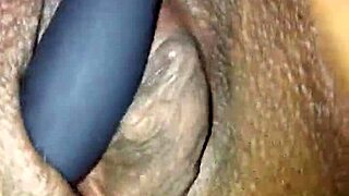 J&J make pussy cum using vibrator.