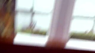 Yo, wanna see NZ slut get creampied outdoors during photoshoot?