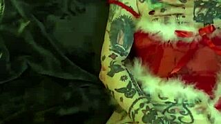 Milf on the Shelf Christmas Solo Session