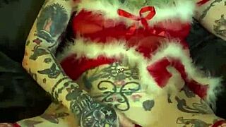 Milf on the Shelf Christmas Solo Session